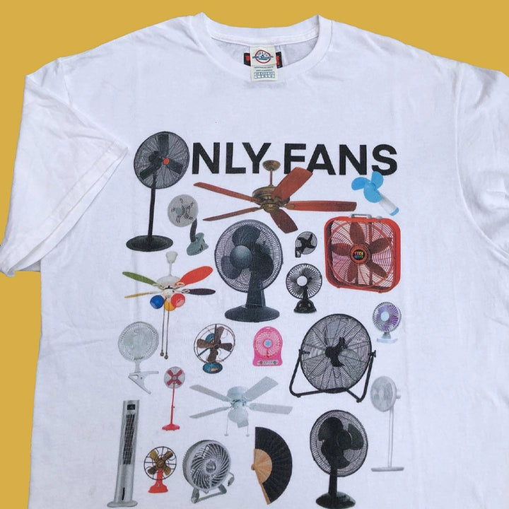 Vintage-Inspired Fan Illustration T-Shirt