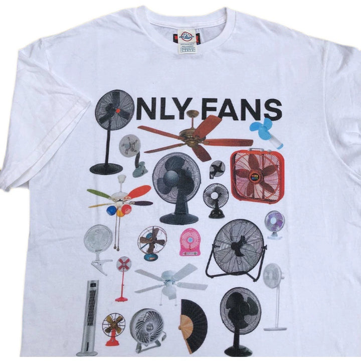 Vintage-Inspired Fan Illustration T-Shirt