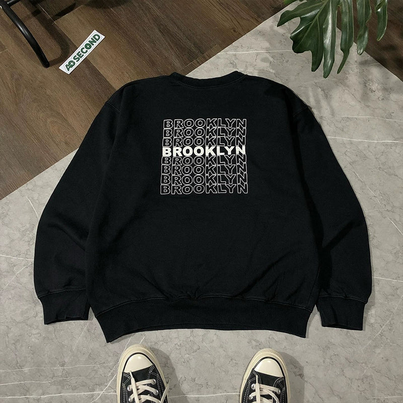 Versatile Letter Graphic Sweatshirt