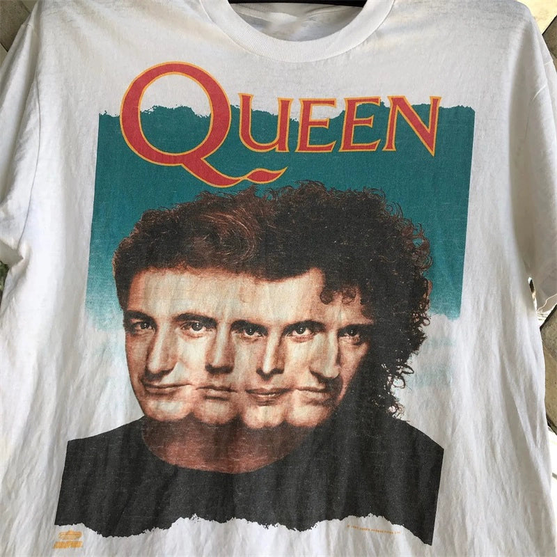 Vintage Queen Portrait Rock Art T-Shirt