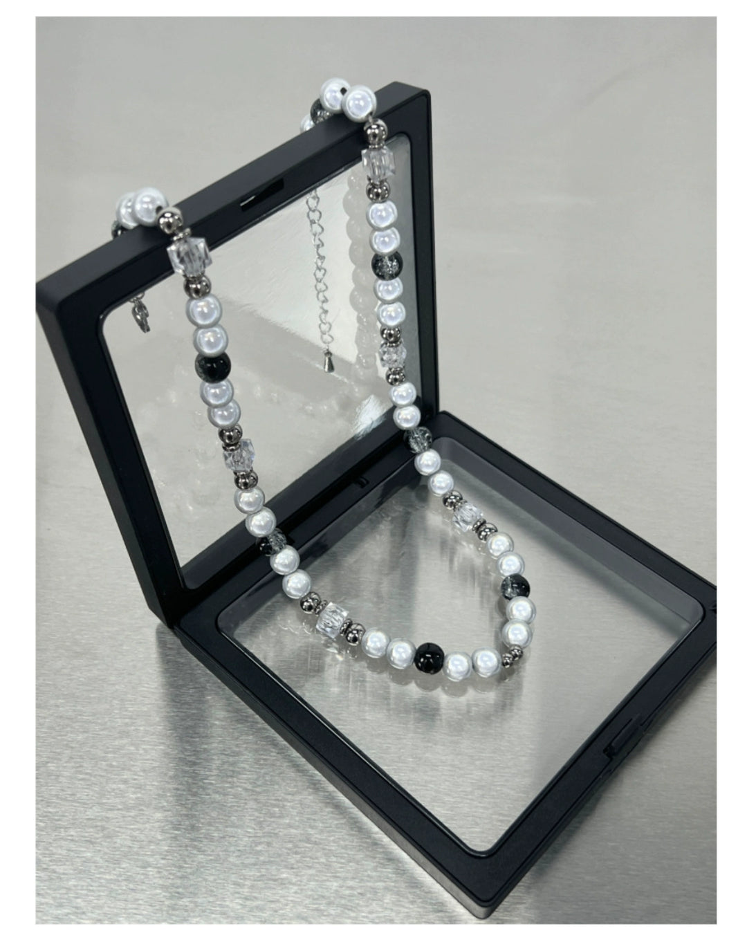 Unisex Minimalist Icy Pearl Necklace