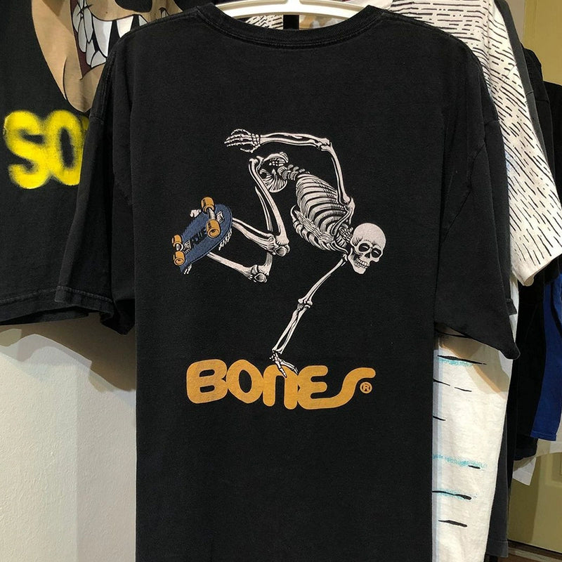 Vintage Skeleton Retro Skateboard Graphic T-Shirt